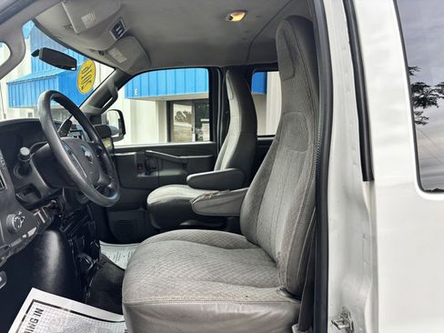 Used 2016 Chevrolet Express 3500 LT w/ LT Preferred Equipment Group image 11