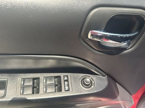 Used 2016 Jeep Patriot Sport w/ Power Value Group AWD/4WD image 9