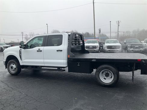 New 2026 Ford F350 XL w/ XL Chrome Package image 7