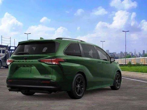 New 2026 Toyota Sienna XLE Woodland Edition AWD/4WD image 9