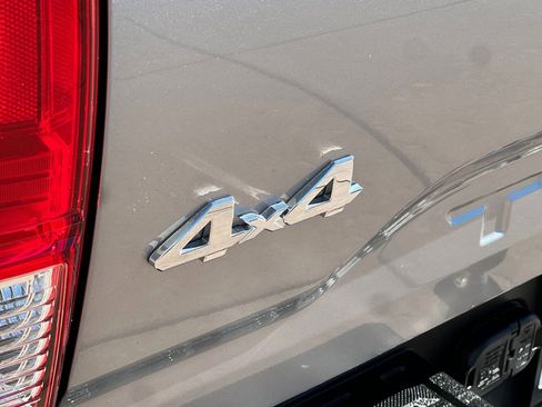 Certified 2017 Toyota Tacoma SR image 32