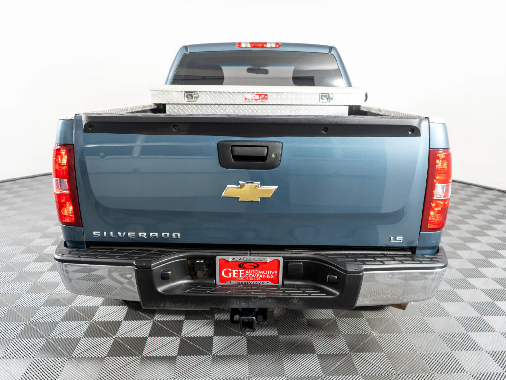 Used 2011 Chevrolet Silverado 1500 W/T w/ LS Package AWD/4WD image 5