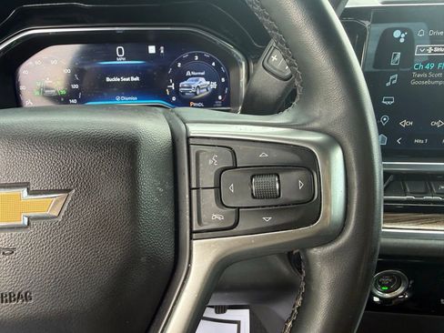 Used 2023 Chevrolet Silverado 1500 LT AWD/4WD image 30