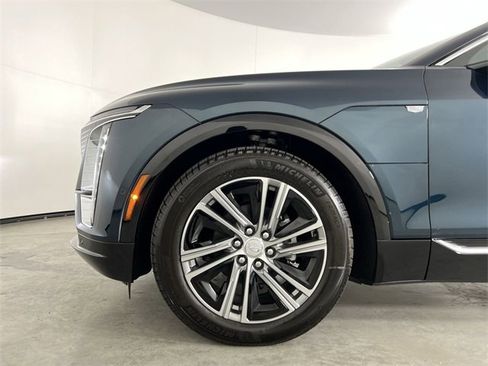 Certified 2025 Cadillac Lyriq Luxury image 34