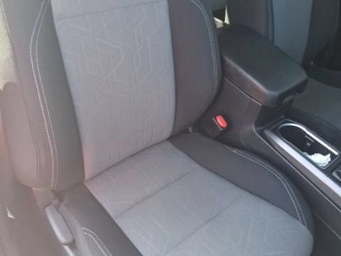 Used 2020 Toyota Tacoma SR AWD/4WD image 33
