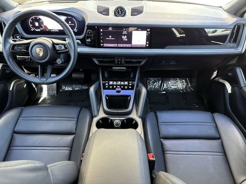 Used 2025 Porsche Cayenne E-Hybrid Coupe image 13