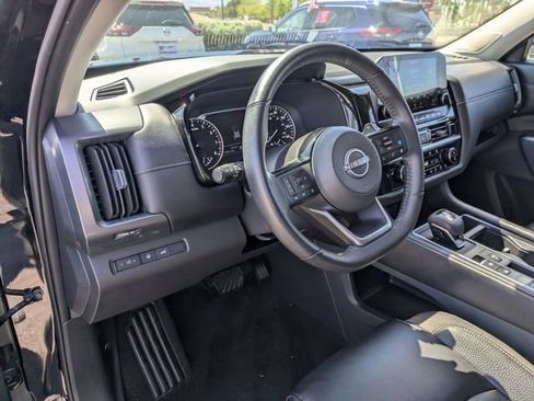 Certified 2025 Nissan Pathfinder SL w/ SL Premium Package FWD image 11