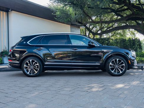 Certified 2025 Bentley Bentayga Extended Wheelbase AWD/4WD image 5