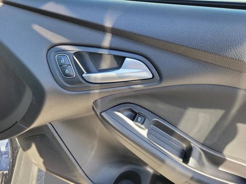 Used 2016 Ford Focus SE image 28