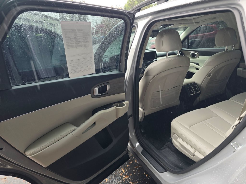 Certified 2023 Kia Sorento S w/ Panoramic Sunroof Package AWD/4WD image 7