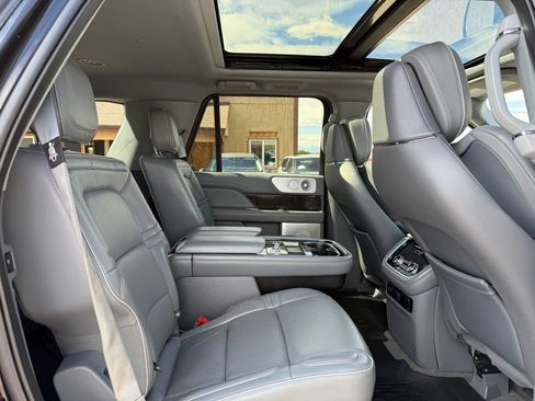 Used 2019 Lincoln Navigator Reserve AWD/4WD image 22