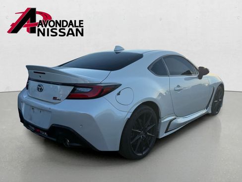 Used 2022 Toyota GR86 Premium RWD image 3