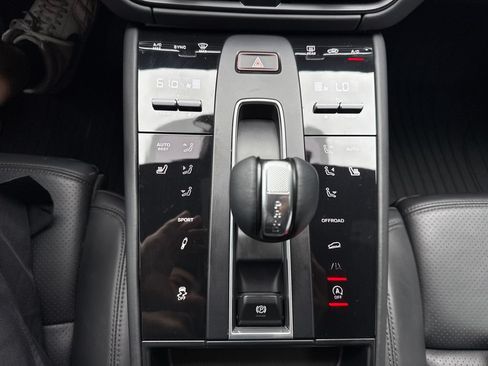 Used 2022 Porsche Macan S AWD/4WD image 17