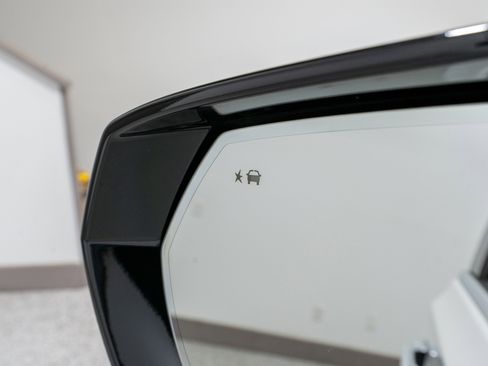 Used 2023 GMC Yukon XL Denali w/ Denali Reserve Package image 14