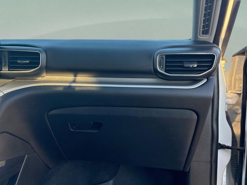 Used 2022 Ford Explorer XLT w/ Equipment Group 202A image 32