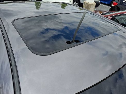 Used 2016 Toyota Camry XLE w/ Moonroof Package FWD image 7