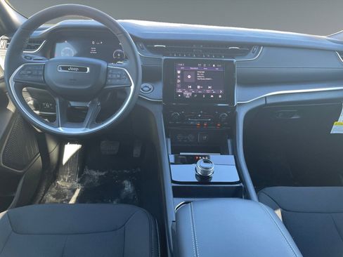 New 2026 Jeep Grand Cherokee L Laredo image 10