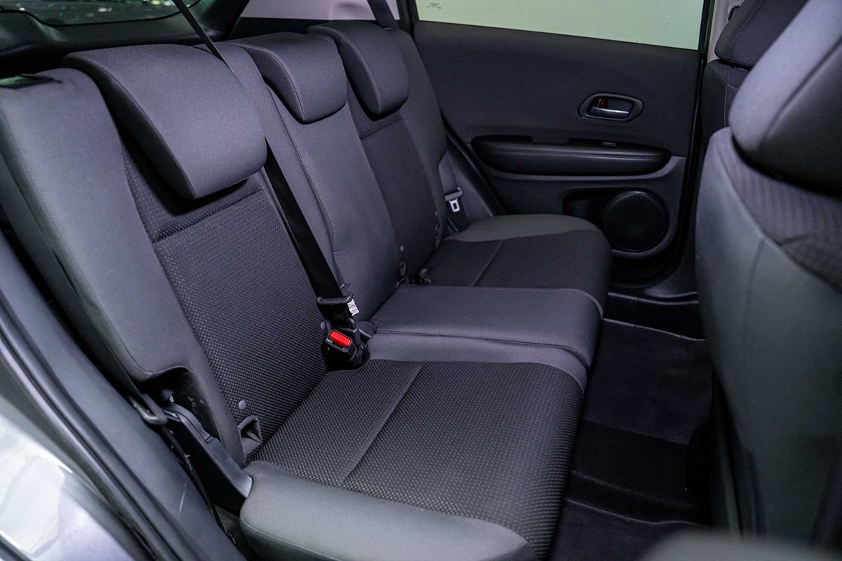 Used 2022 Honda HR-V LX image 16