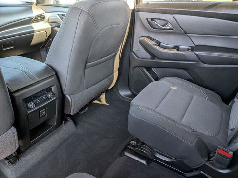 Used 2018 Chevrolet Traverse LT FWD image 33