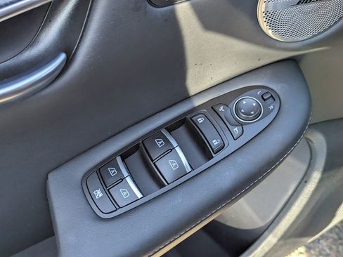 Certified 2025 INFINITI QX50 Sport image 29