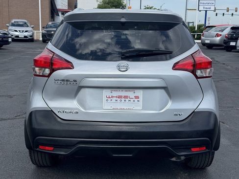 Used 2019 Nissan Kicks SV FWD image 6