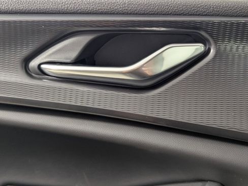 New 2025 Jeep Grand Cherokee Altitude image 18