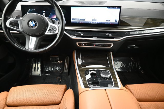 Used 2024 BMW X5 xDrive40i w/ M Sport Package AWD/4WD image 15