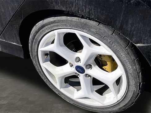 Used 2016 Ford Focus ST w/ Equipment Group 402A image 6