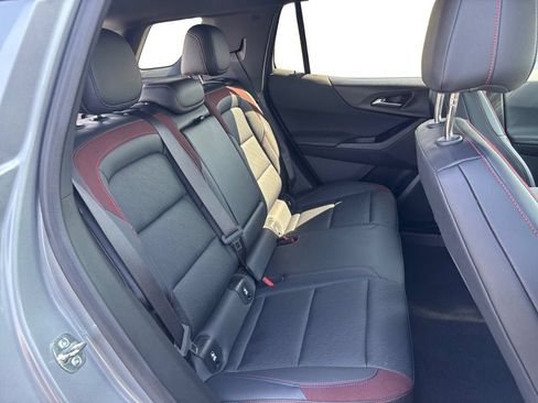 Certified 2025 Chevrolet Equinox RS FWD image 18