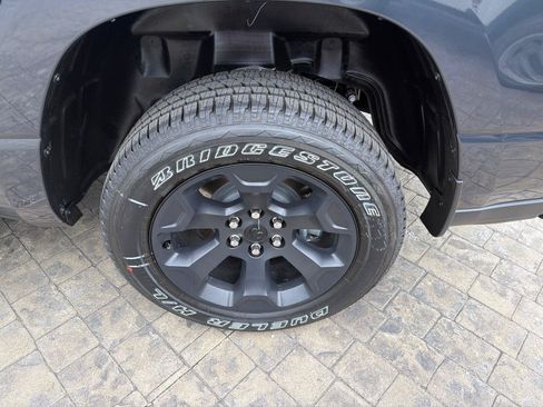 New 2026 RAM 1500 Express AWD/4WD image 10