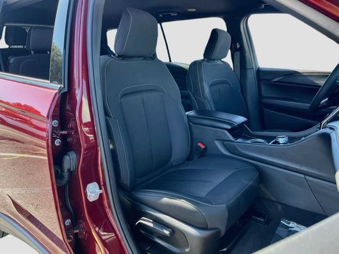 Used 2025 Jeep Grand Cherokee L Laredo w/ Trailer Tow Package RWD image 27