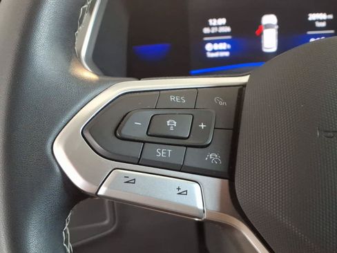 Used 2023 Volkswagen Tiguan SE w/ Panoramic Sunroof Package AWD/4WD image 15