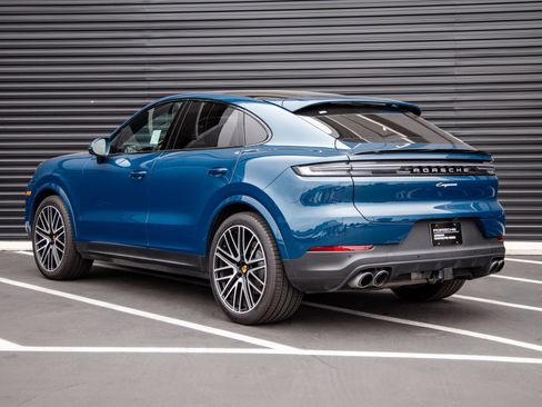 Certified 2026 Porsche Cayenne Coupe AWD/4WD image 3