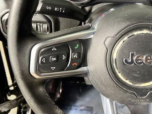 Used 2019 Jeep Wrangler Unlimited Sahara w/ Uconnect 4C Nav & Sound Group AWD/4WD image 19