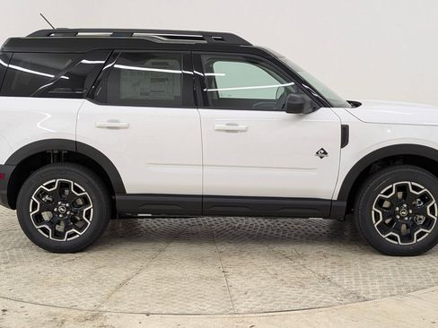 New 2025 Ford Bronco Sport Outer Banks image 8