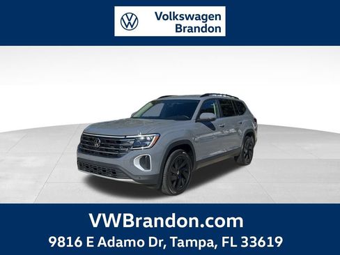 New 2026 Volkswagen Atlas SE image 1