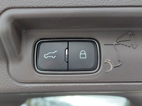 Used 2020 Ford Explorer Platinum image 40