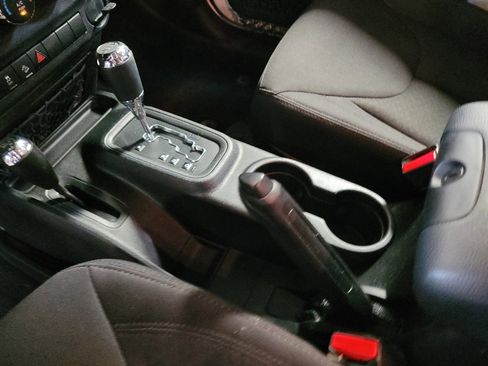 Used 2018 Jeep Wrangler Unlimited Sport w/ Connectivity Group image 26