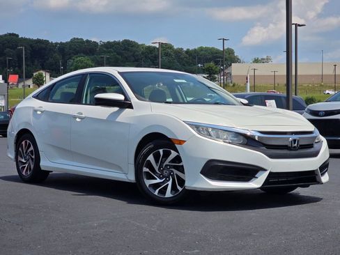 Used 2018 Honda Civic EX image 2