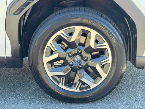 Certified 2025 Subaru Forester Premium image 6