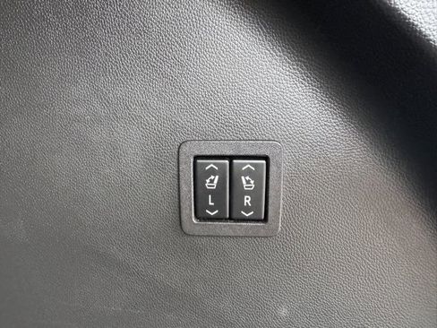 Used 2020 Buick Enclave Premium w/ Surround and Sites Package image 32