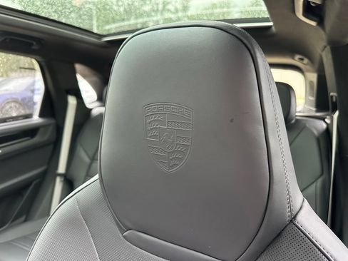 Certified 2025 Porsche Cayenne GTS AWD/4WD image 22