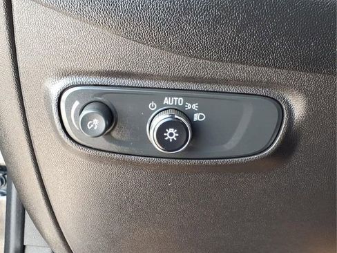 Used 2023 Chevrolet Equinox LT image 16