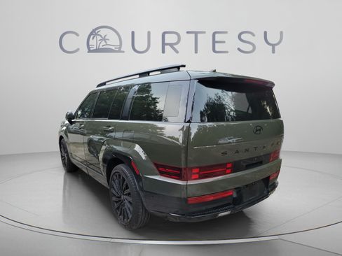 Used 2025 Hyundai Santa Fe Calligraphy FWD image 9