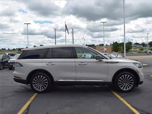 Used 2023 Lincoln Aviator Reserve image 4