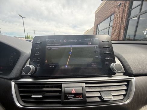 Used 2018 Honda Accord Touring image 28