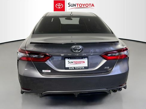 Used 2024 Toyota Camry SE FWD image 5