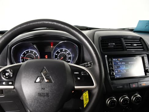 Used 2025 Mitsubishi Outlander Sport ES image 16