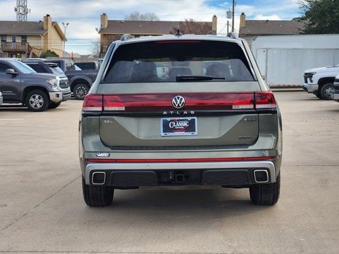 Used 2024 Volkswagen Atlas Peak Edition SEL image 13