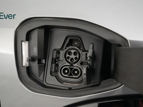 Used 2023 Nissan Ariya image 27